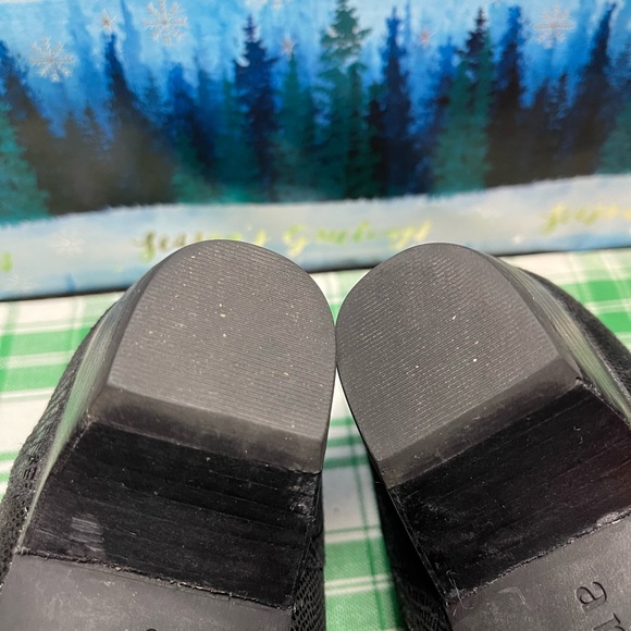 Aravon Black leather upper comfortable heeled slip on size 7 - Picture 4 of 4